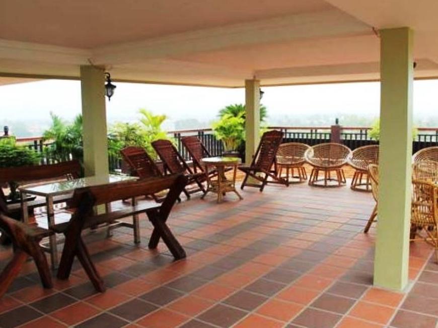 Seng Hout Hotel Μπατταμπάνγκ Εξωτερικό φωτογραφία